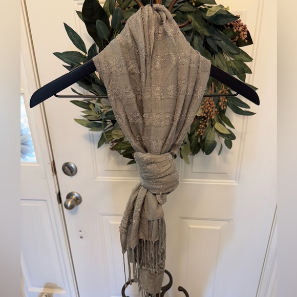 Minimalist Gray & Silver Stripe Lightweight Scarf with Fringe OS - Picture 2 of 7